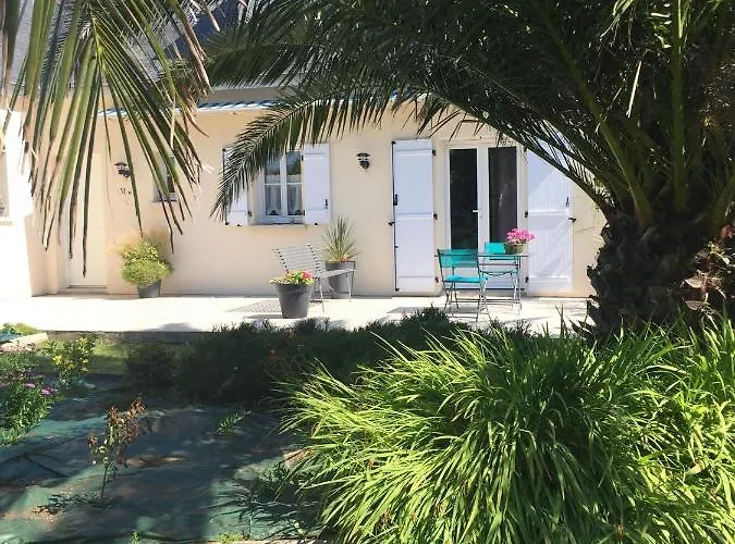 Côté jardin des Charmilles